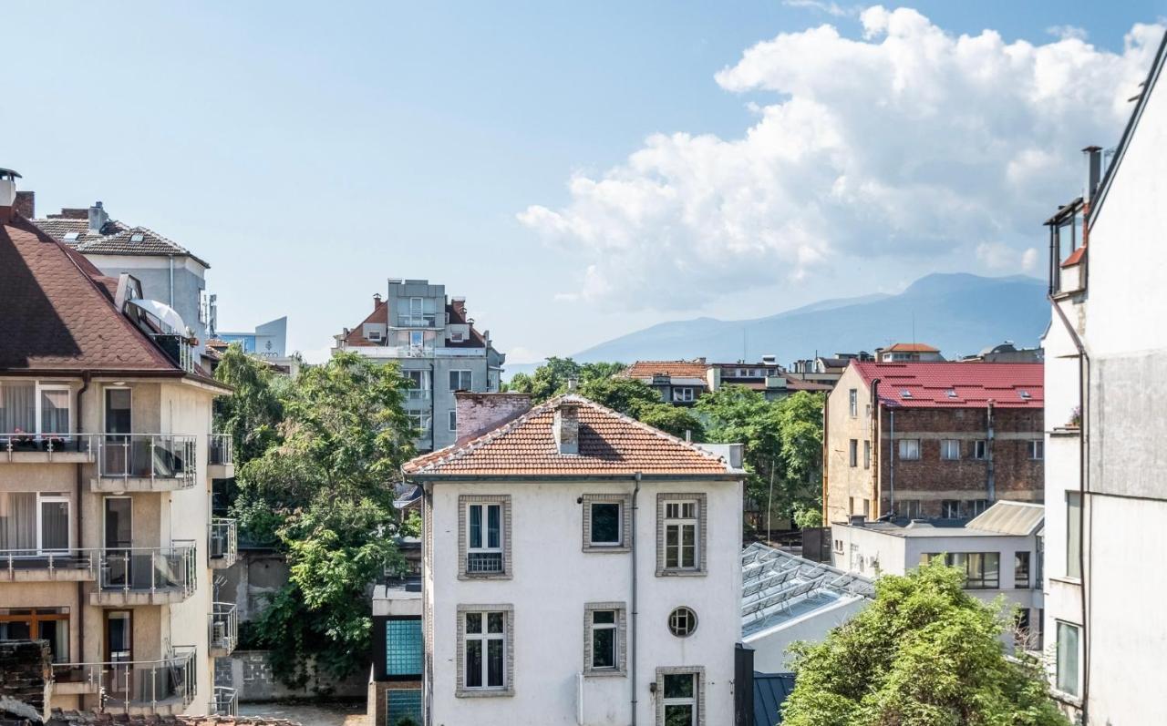 Oasis: Stylish Retreat In The Heart Of *