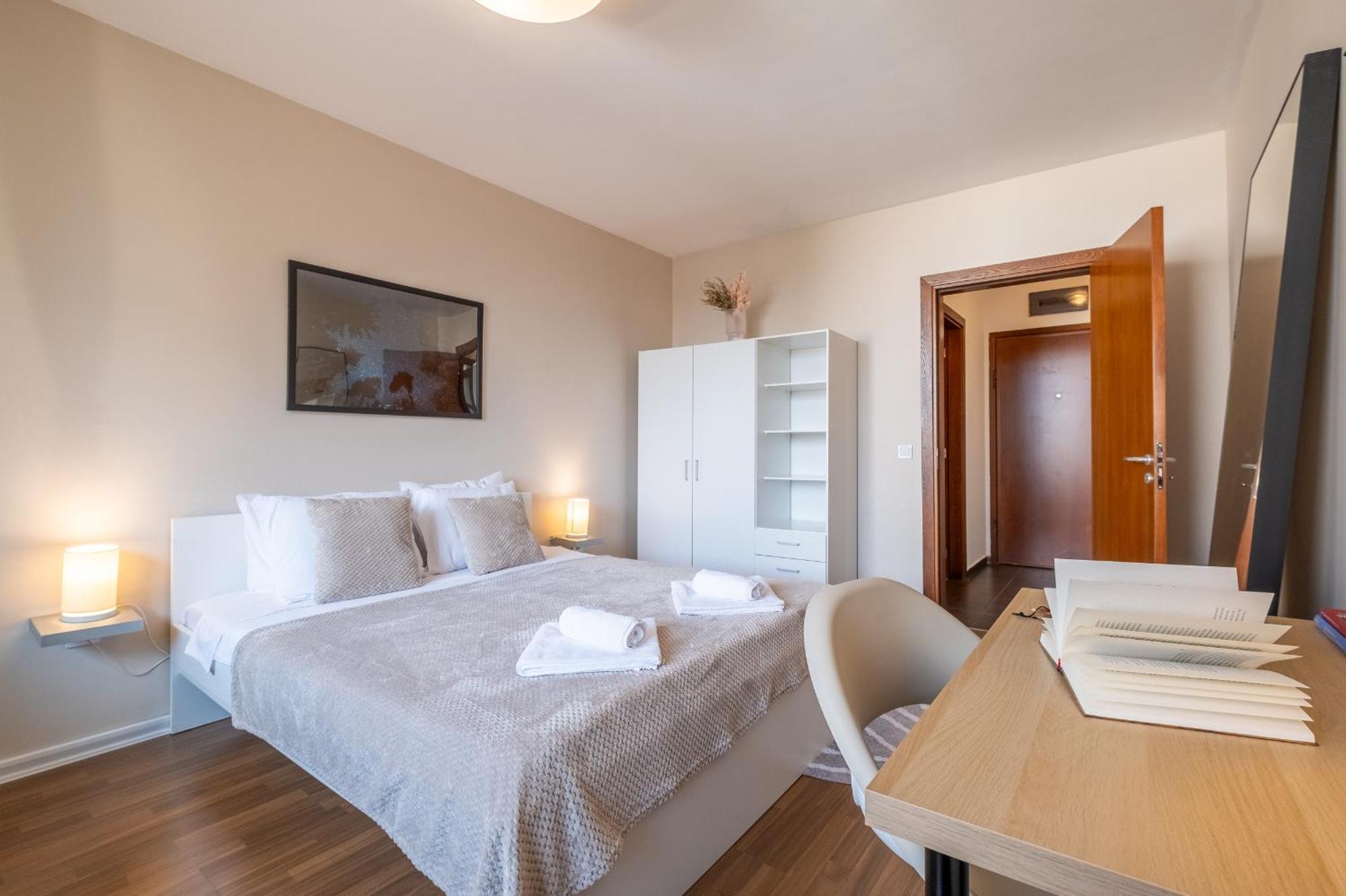 Oasis: Stylish Retreat In The Heart Of Apartament Sofia