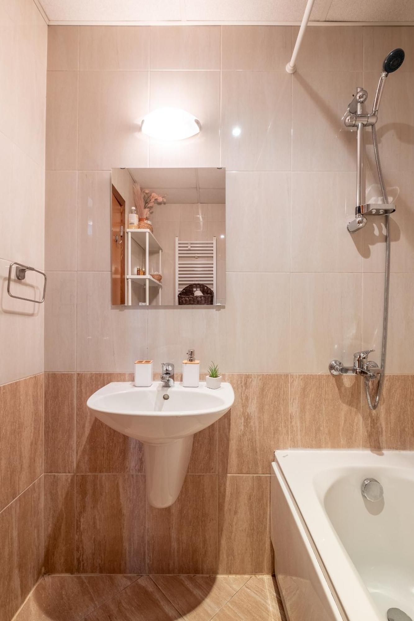 Oasis: Stylish Retreat In The Heart Of Apartament Sofia