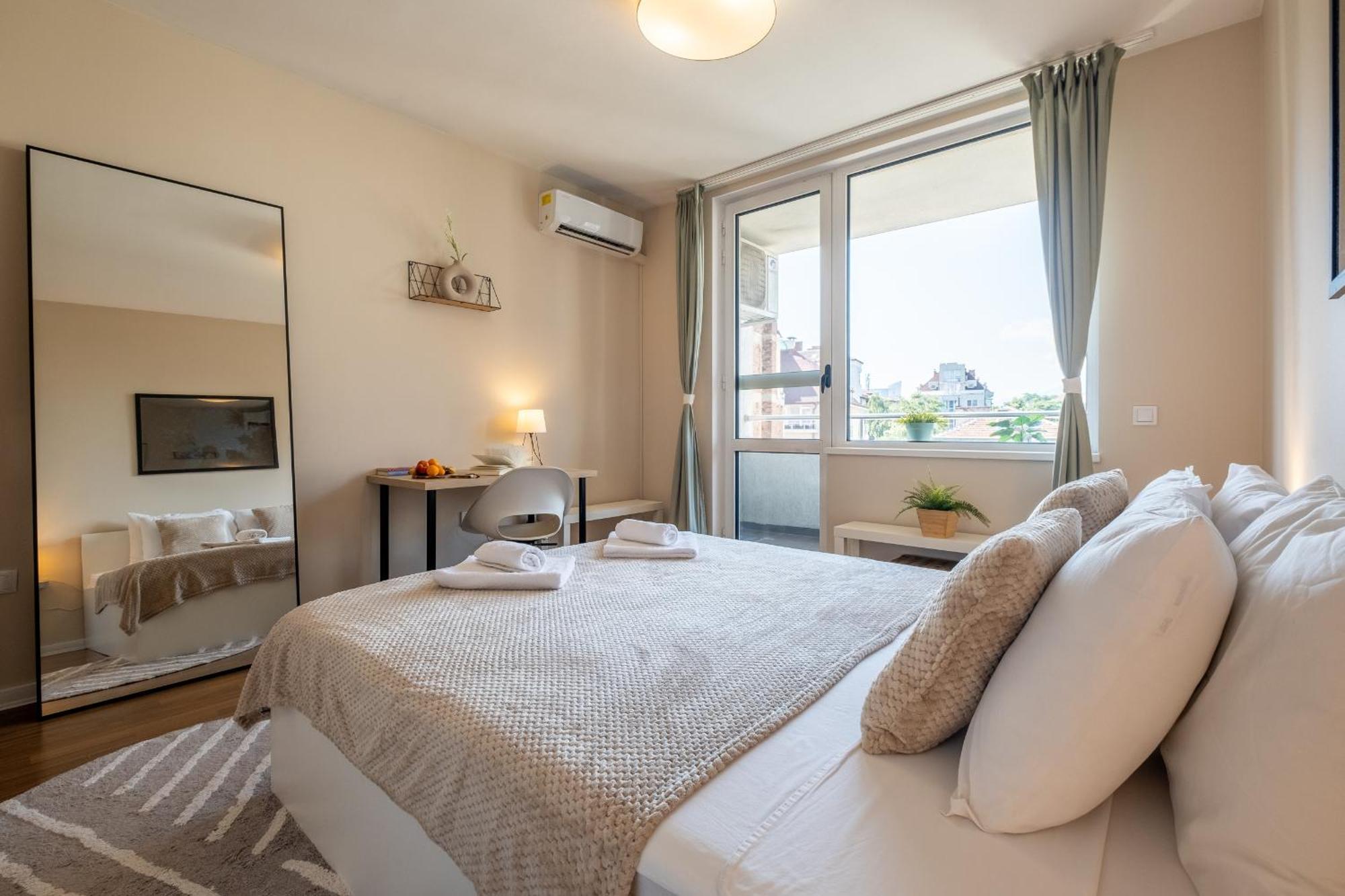 Oasis: Stylish Retreat In The Heart Of Apartment Sofia