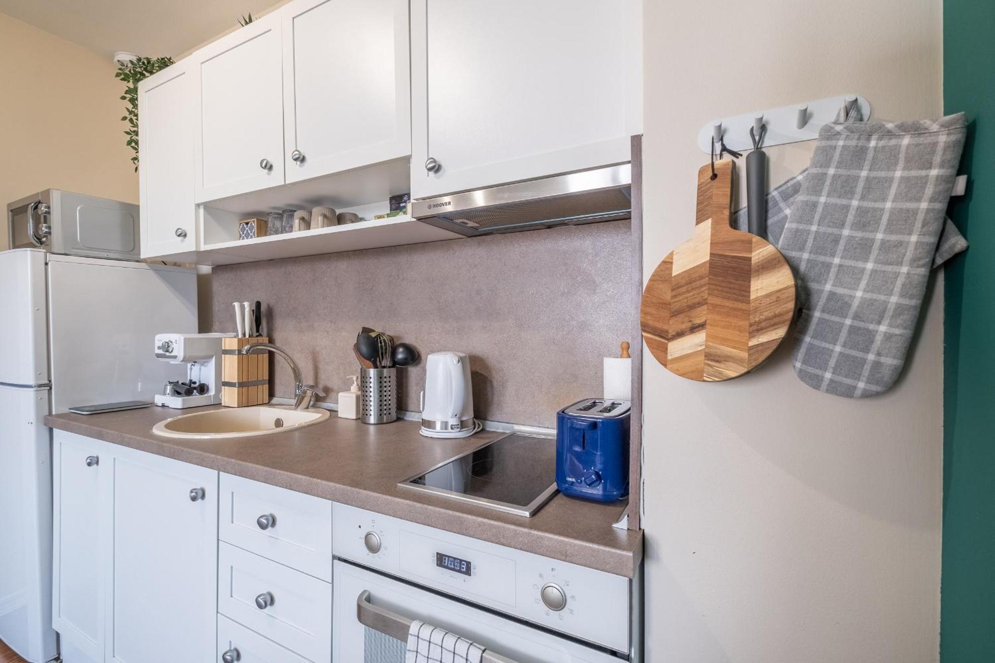 Oasis: Stylish Retreat In The Heart Of Apartament
